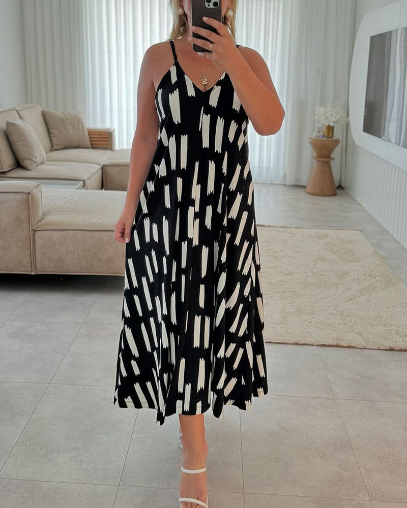 Kleid mit Spaghettiträgern und geometrischem Muster