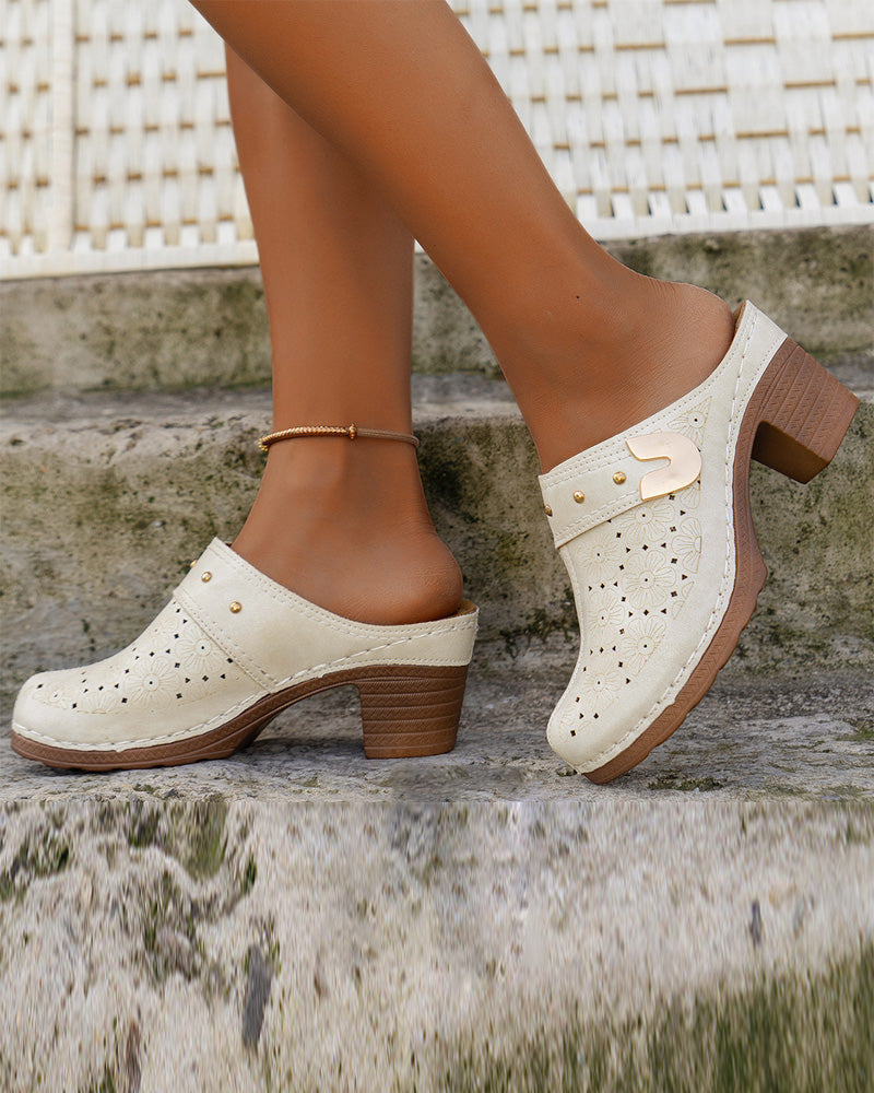 Slip-On-Sandalen mit bedeckter Zehenpartie und klobigem Absatz