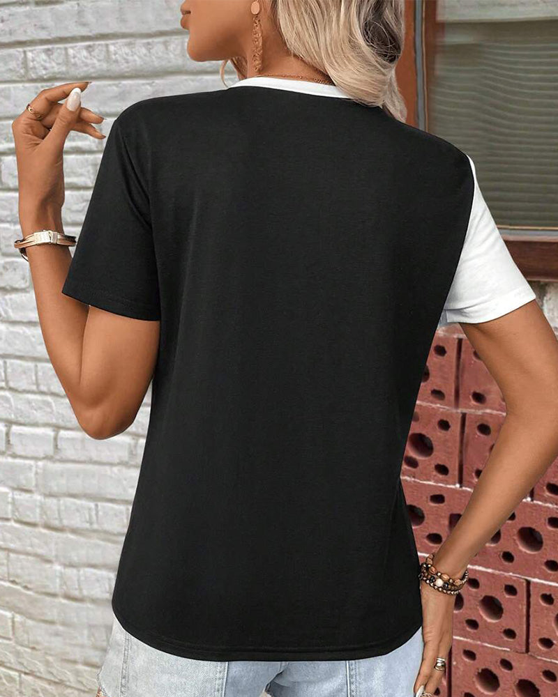 Vielseitiges T-Shirt mit Rundhalsausschnitt und Kontrastfarbe