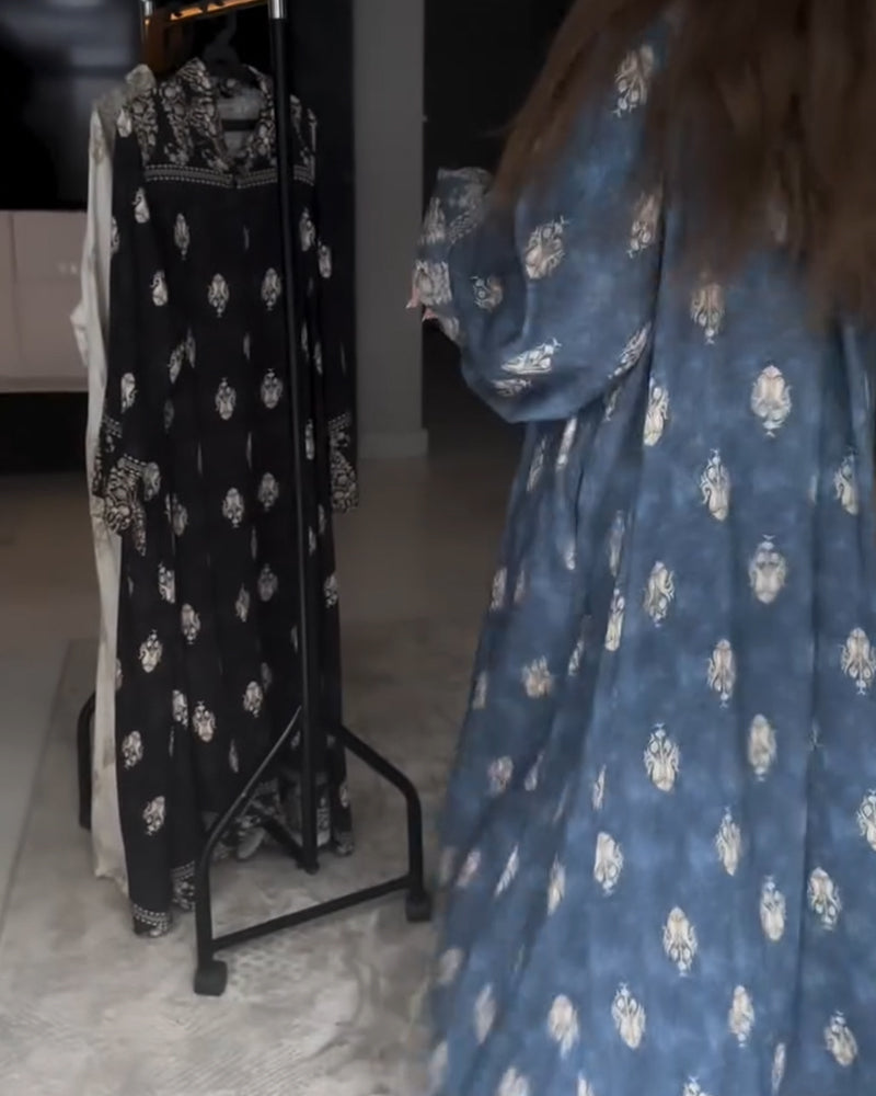 Abito ampio con stampa retrò a revers