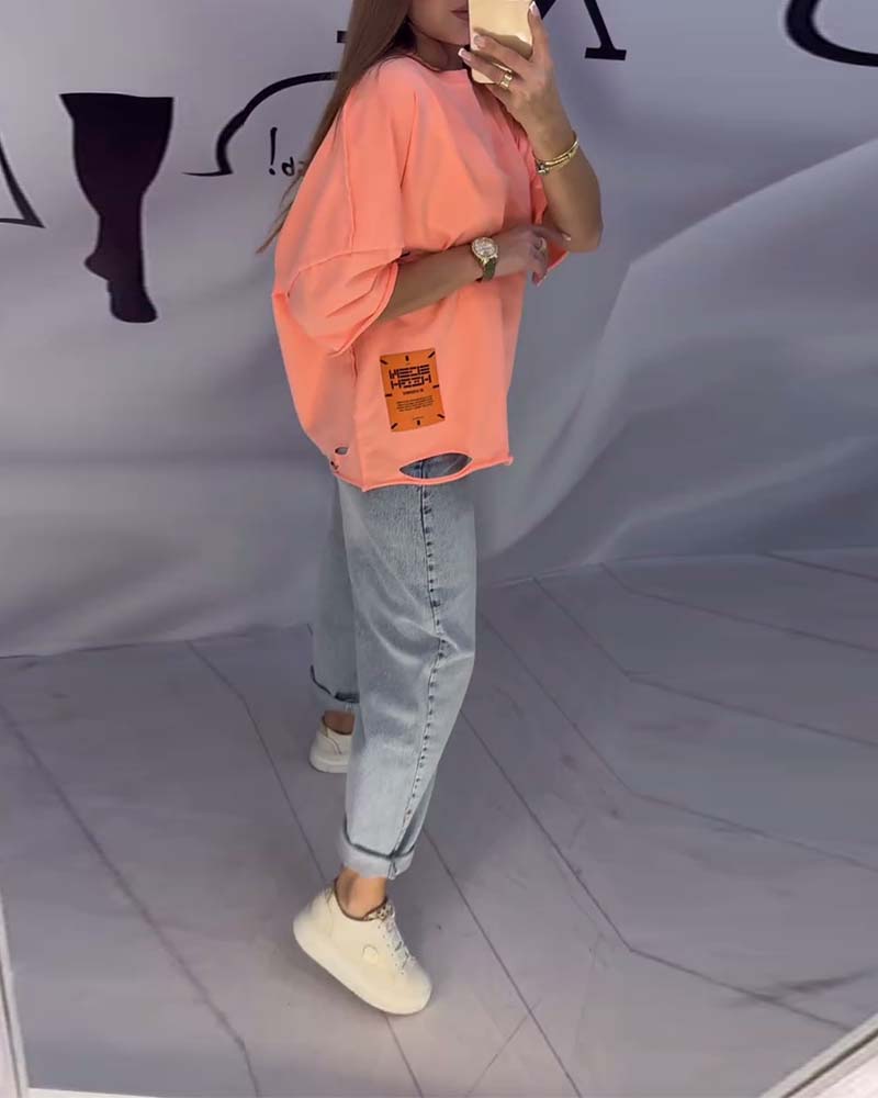 Modisches zerrissenes Kurzarm-T-Shirt