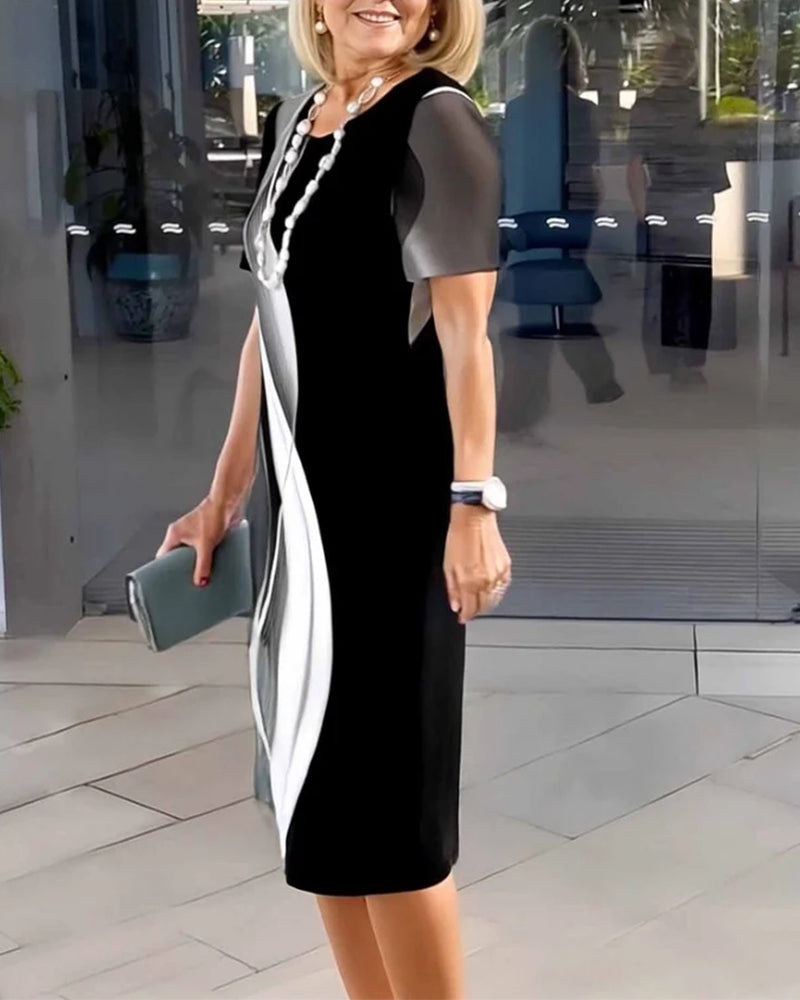 Kleid mit Rundhalsausschnitt und geometrischem Print