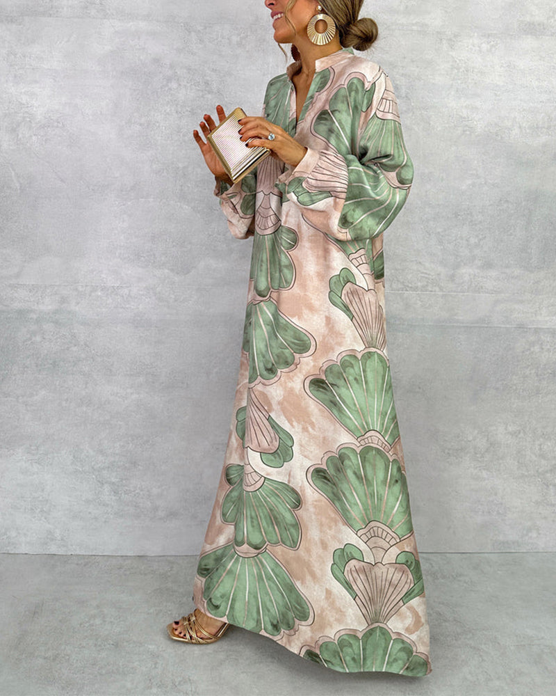 Temperamentvolles Kleid mit Blattdruck