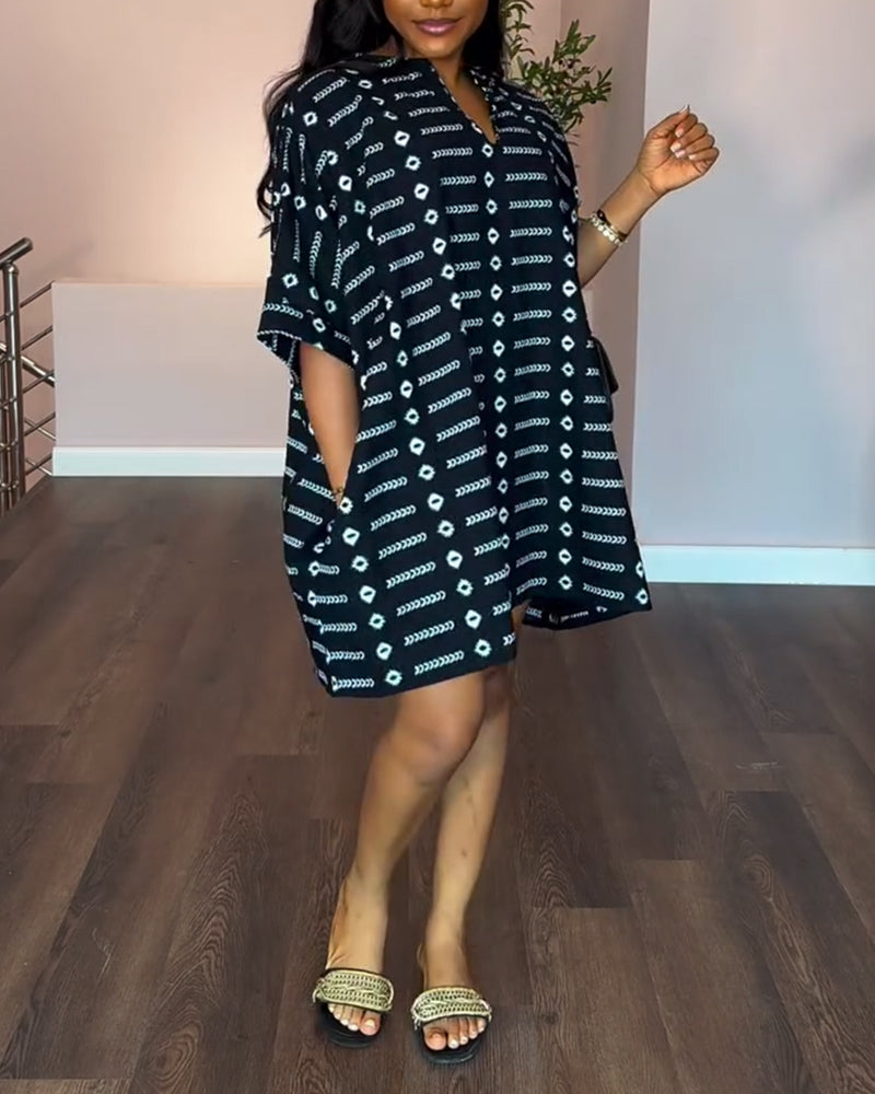 Halbärmeliges, lockeres, lässiges Kleid mit Print