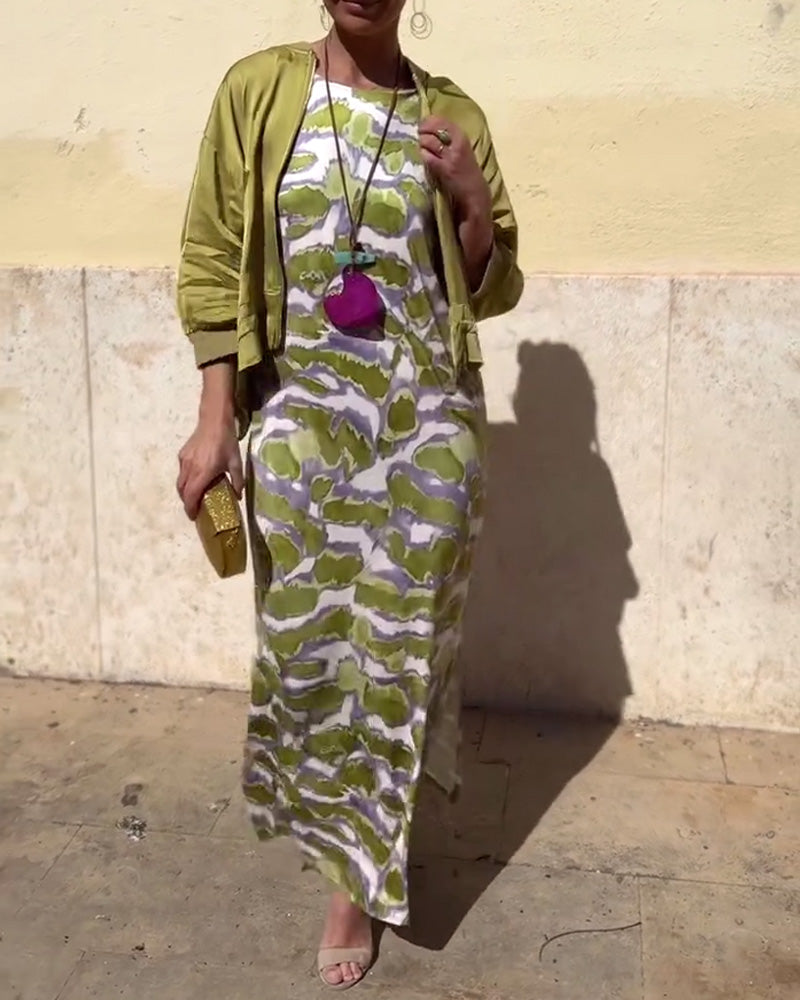 Ärmelloses Set aus bedrucktem Kleid und Mantel