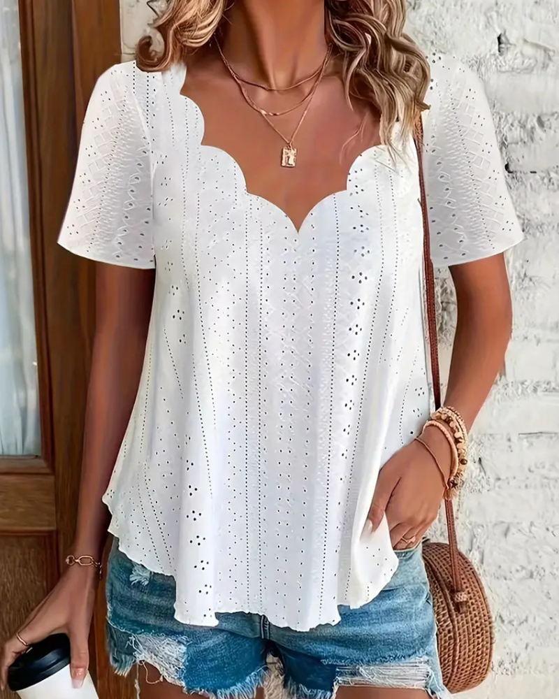 Französisches T-Shirt mit V-Ausschnitt und Hohlsaum