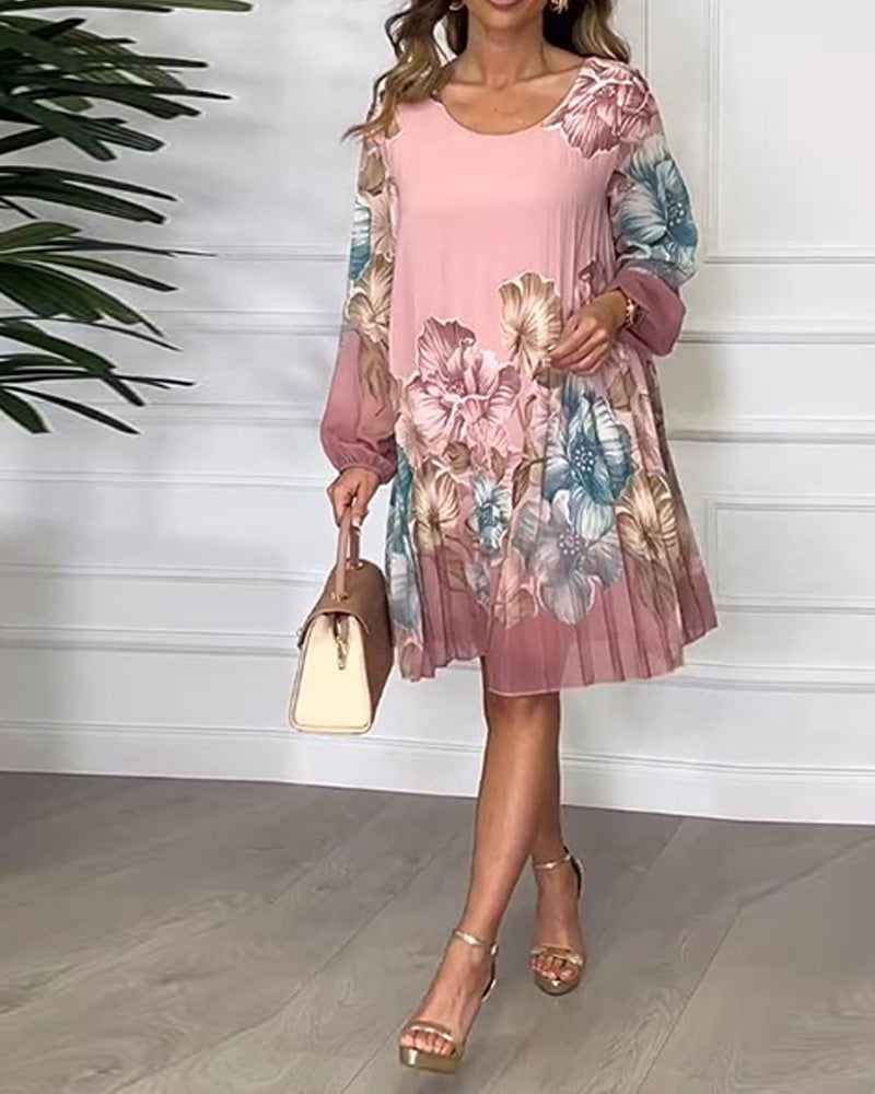 Elegantes Plisseekleid mit Blumenmuster