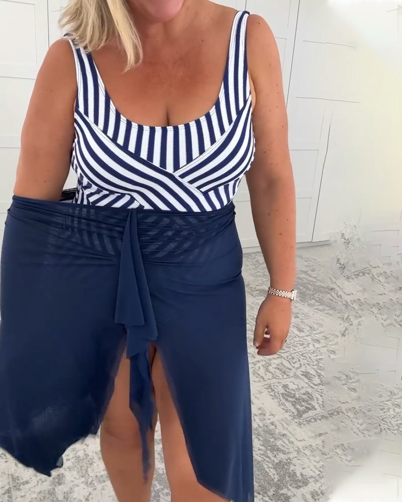 Costume intero a righe con spalline larghe