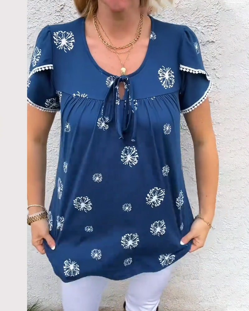Bluse mit Batikmuster und Blütenärmeln