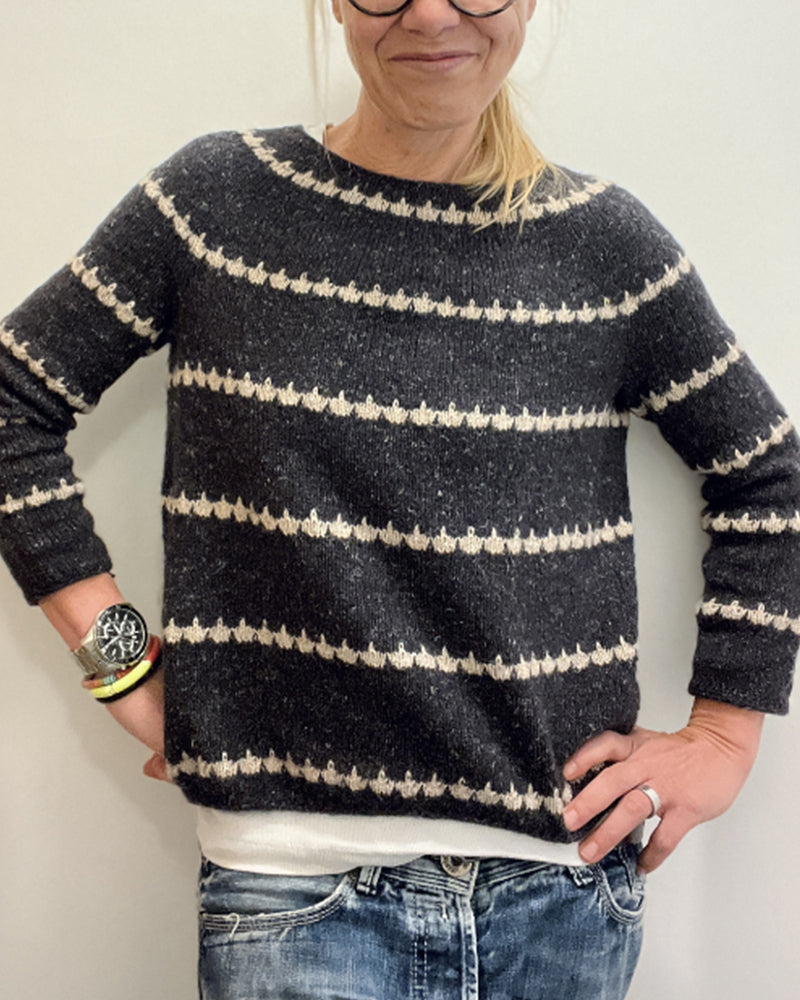 Lockerer gestreifter Langarmpullover