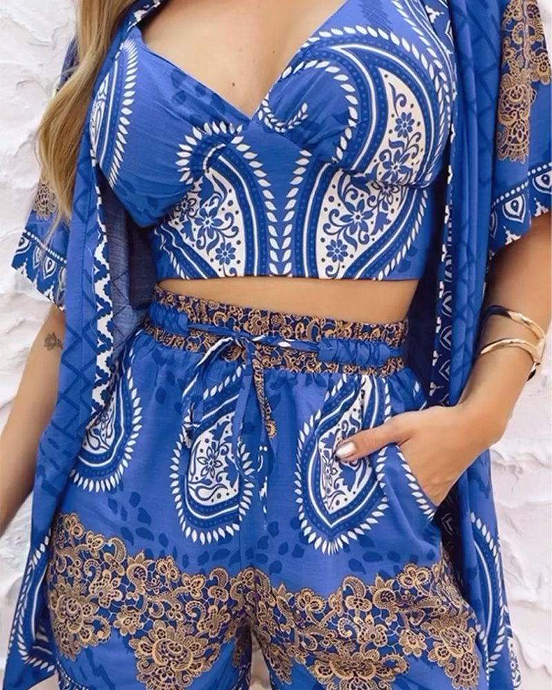 Eleganter dreiteiliger Badeanzug mit Paisley-Print