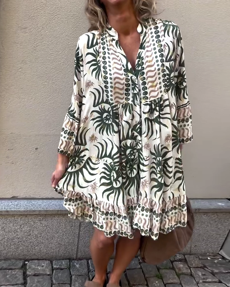 Lockeres, bedrucktes Festtagskleid mit Glockenärmeln