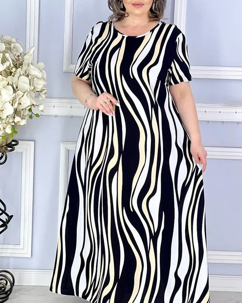 Lässiges, lockeres Kleid mit Rundhalsausschnitt