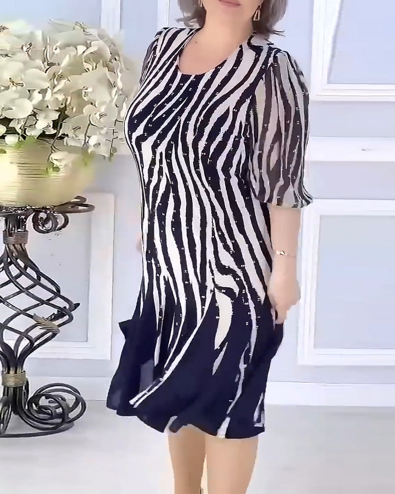 Temperamentvolles und modisches Kleid