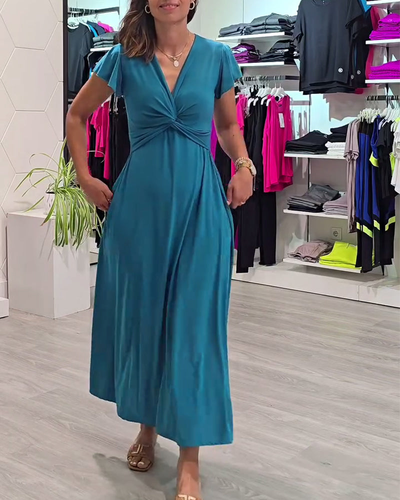 Kurzärmliges, einfarbiges, gedrehtes Temperamentkleid