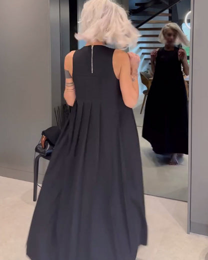 Elegante vestido regata plissado em cor sólida