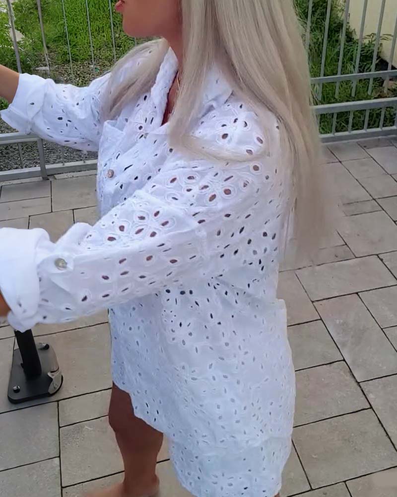 Completo di pantaloncini a maniche lunghe con risvolto