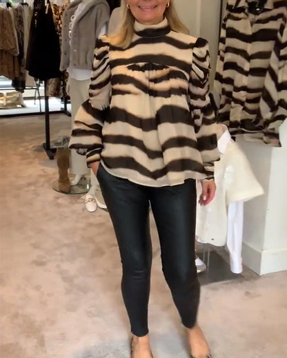 Camicetta con maniche a lanterna alla moda a contrasto