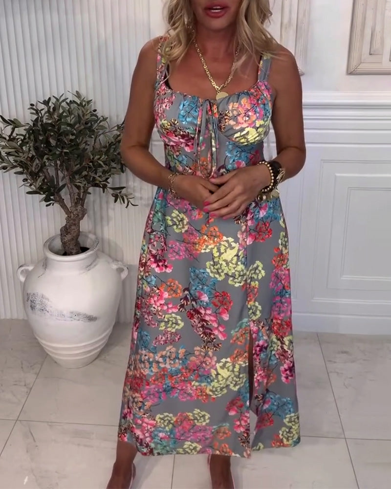 Trägerkleid mit Blumenmuster und Schlitz