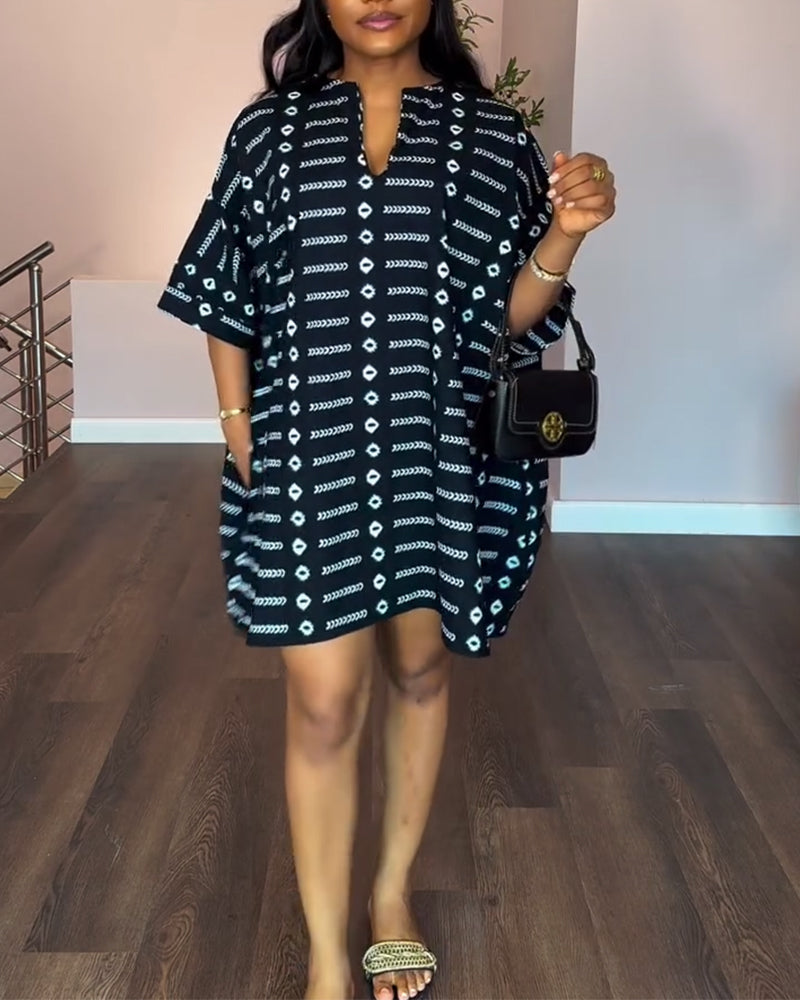 Halbärmeliges, lockeres, lässiges Kleid mit Print