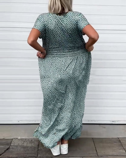 Kurzarmkleid mit V-Ausschnitt und bedruckter Taille