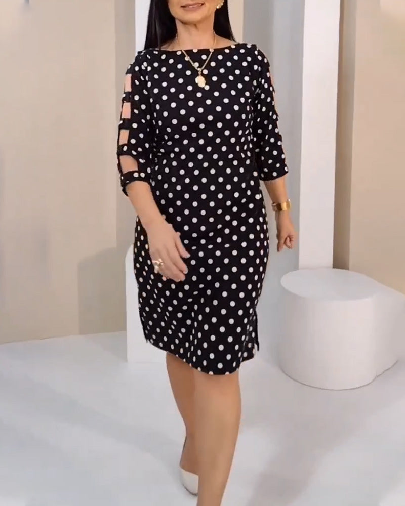 Kleid mit Rundhalsausschnitt und Punkten