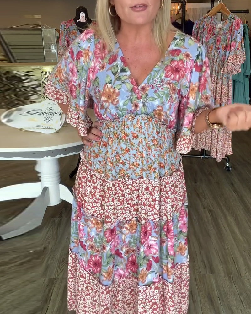 Blumenkleid mit V-Ausschnitt und Lotusärmeln