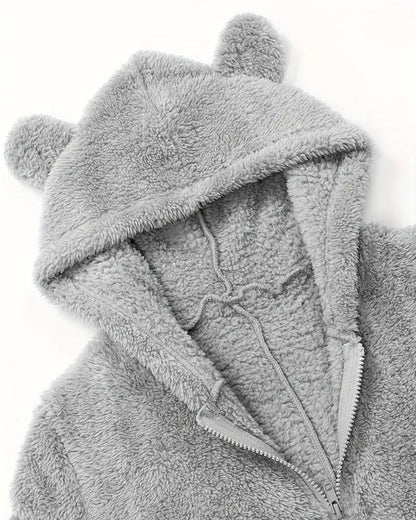 Dicker, pelziger Overall mit Fleecefutter