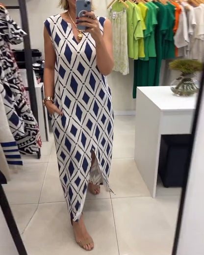 Ärmelloses Kleid mit Rautenschlitz