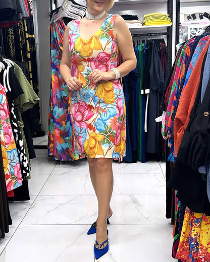 Ärmelloses Kleid mit V-Ausschnitt und geblümter Taille