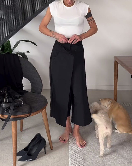 Enkle ensfargede asymmetriske fritidsbukser