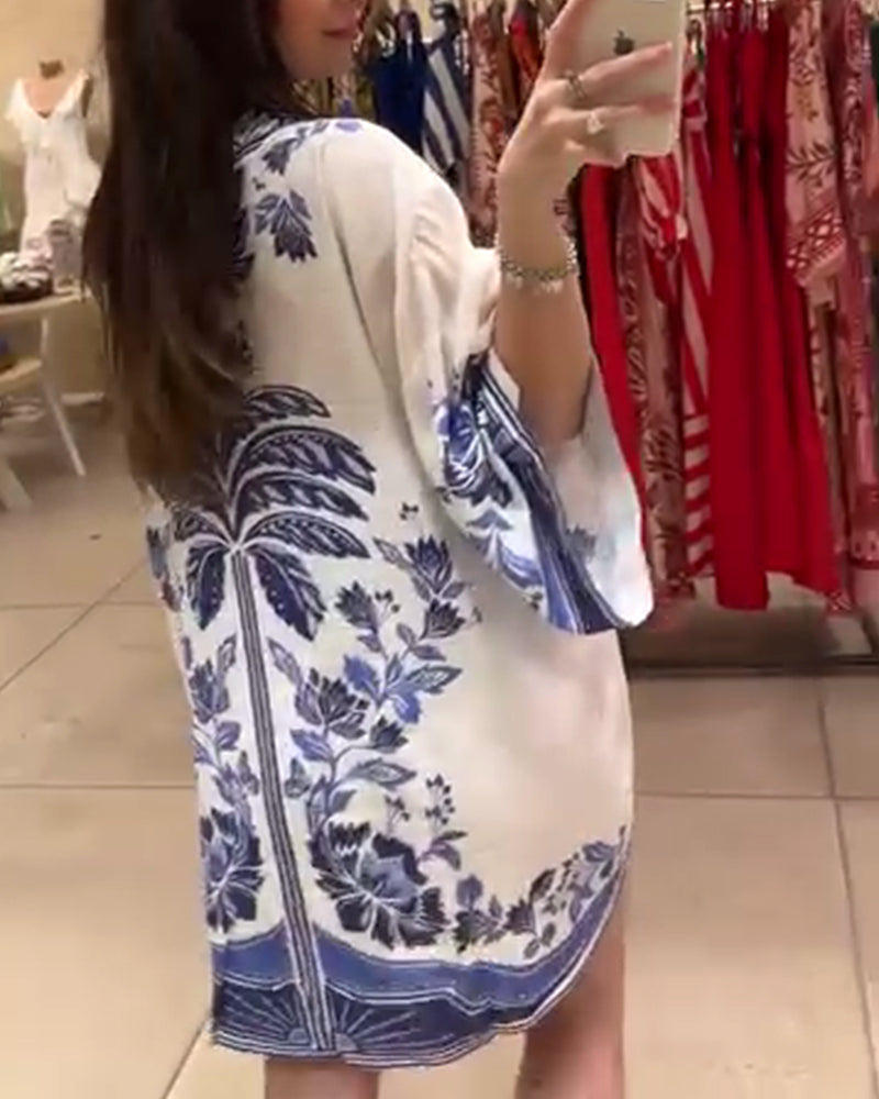 Trägerloser, zweiteiliger Badeanzug mit Cape