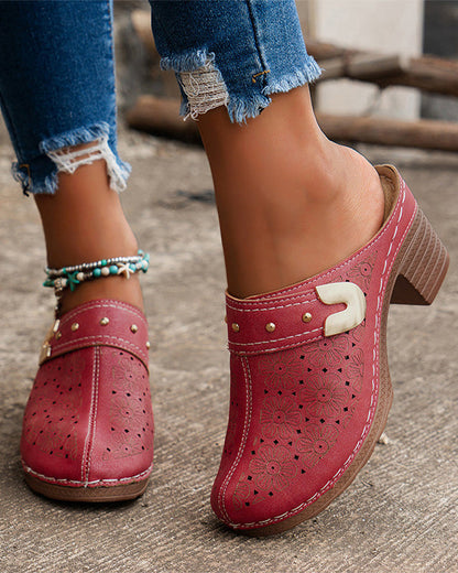 Slip-On-Sandalen mit bedeckter Zehenpartie und klobigem Absatz 