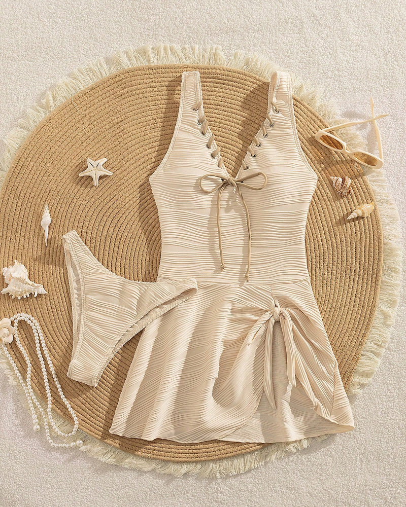 Strukturierter Badeanzug mit V-Ausschnitt und Strapsen