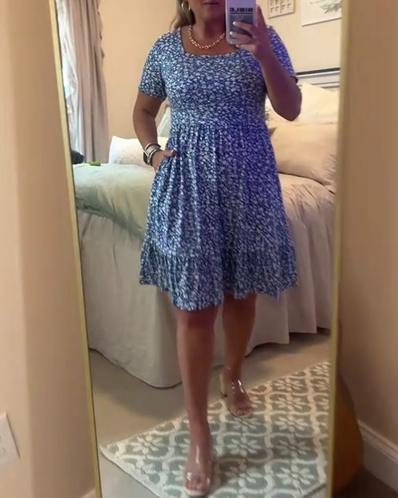 Blumenkleid mit quadratischem Ausschnitt und Taille