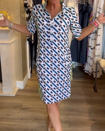 Kleid mit V-Ausschnitt und geometrischem Print