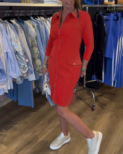 Einfarbiges Langarmkleid mit Revers und Reißverschluss