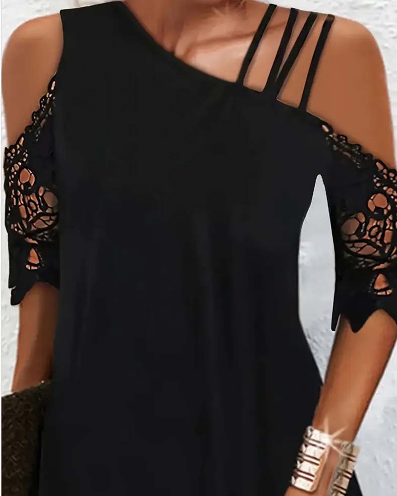 Schulterfreies Kleid mit Spitzeneinsatz