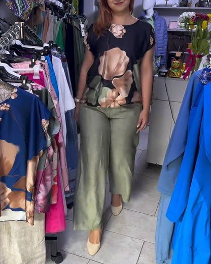 Kurzarmbluse mit Rundhalsausschnitt und Blumenmuster