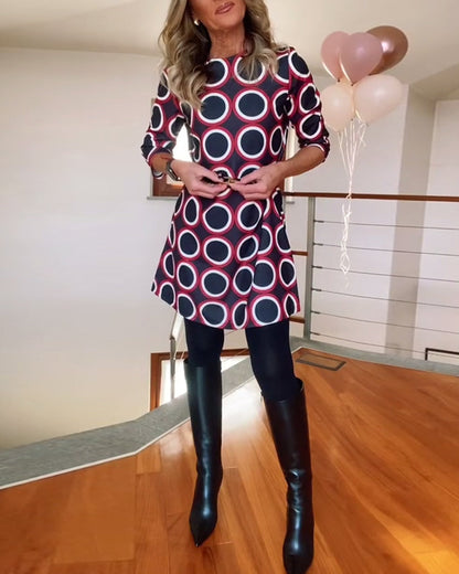 Lässiges Kleid mit Rundhalsausschnitt und Kreismuster