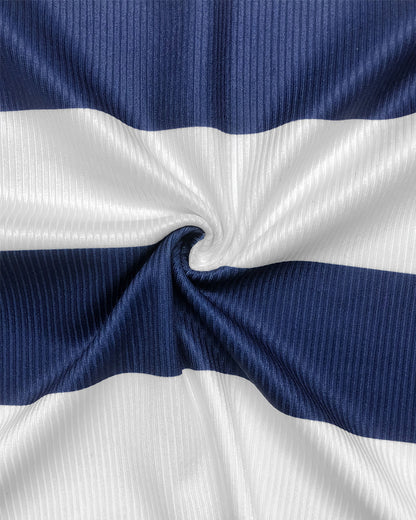 Gestreiftes T-Shirt mit halbem Reißverschluss und Knopfleiste