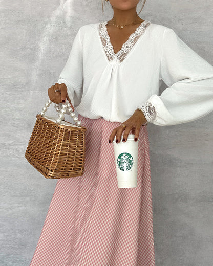 Langarmbluse mit V-Ausschnitt und Spitze