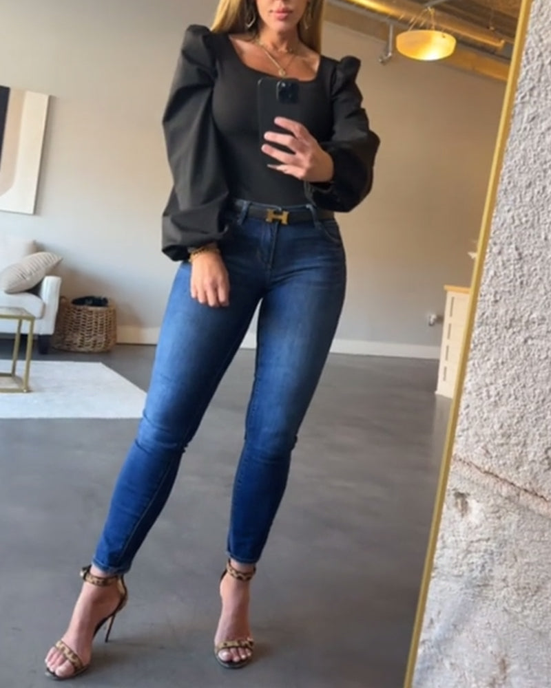 Camicetta con maniche a sbuffo e colletto quadrato