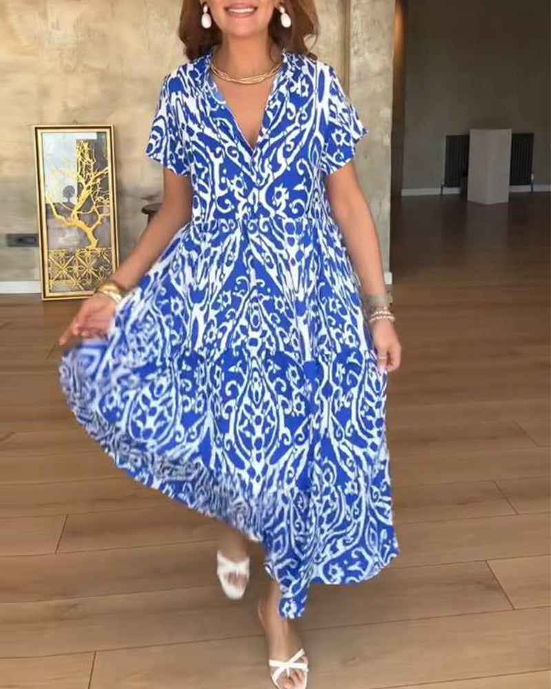 Kurzärmliges, bedrucktes Modekleid