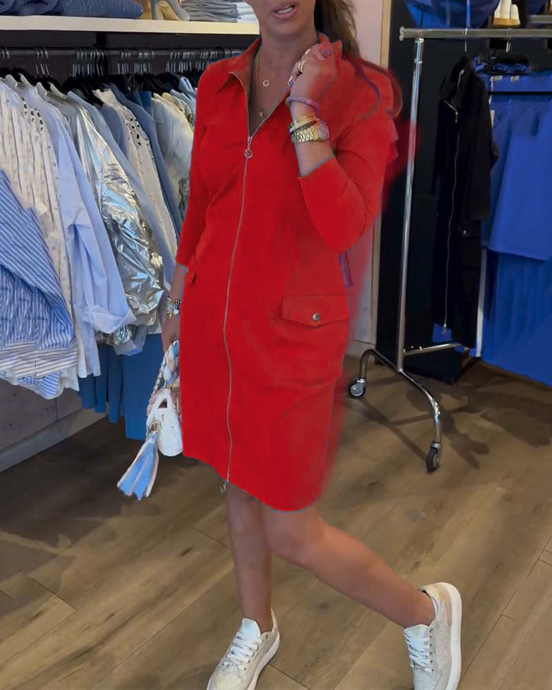 Einfarbiges Langarmkleid mit Revers und Reißverschluss