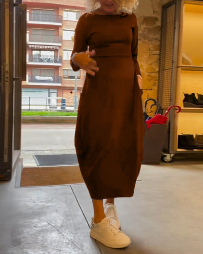 Abito con scollo tondo e maniche lunghe, tascabile, tinta unita