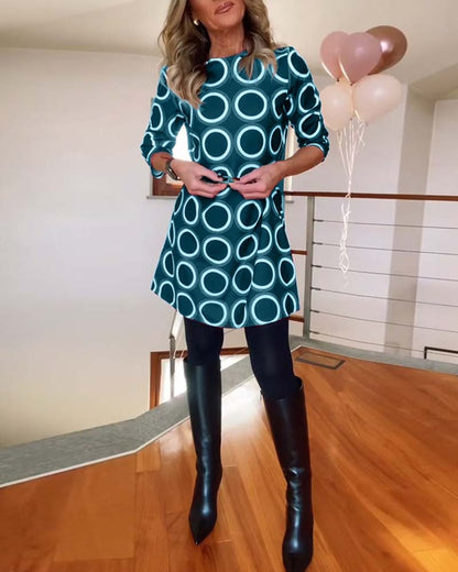 Lässiges Kleid mit Rundhalsausschnitt und Kreismuster