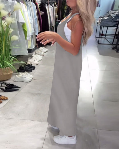 Schlankmachendes Freizeitkleid mit Hosenträgern