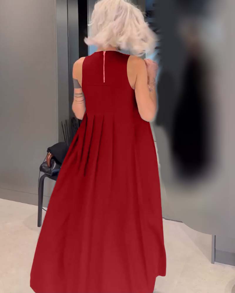 Elegante vestido regata plissado em cor sólida