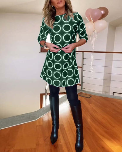 Lässiges Kleid mit Rundhalsausschnitt und Kreismuster